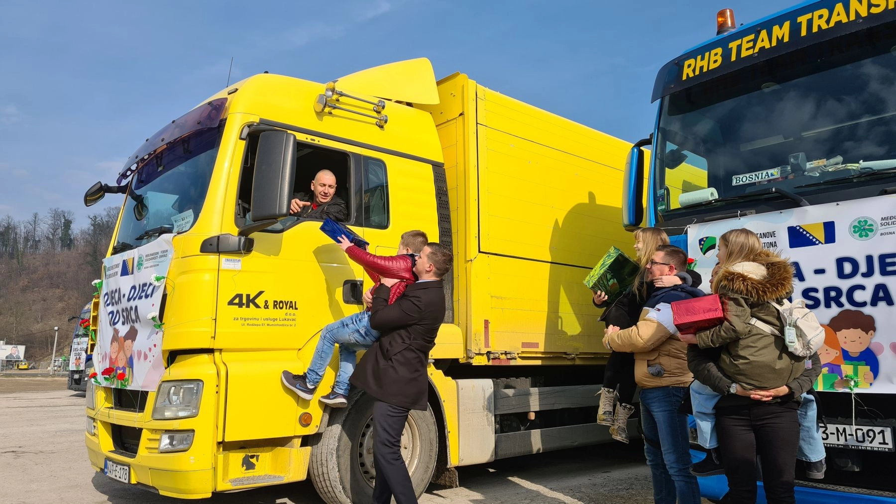 Premijer Halilagić i ministar Omerović ispratili humanitarni konvoj za Tursku