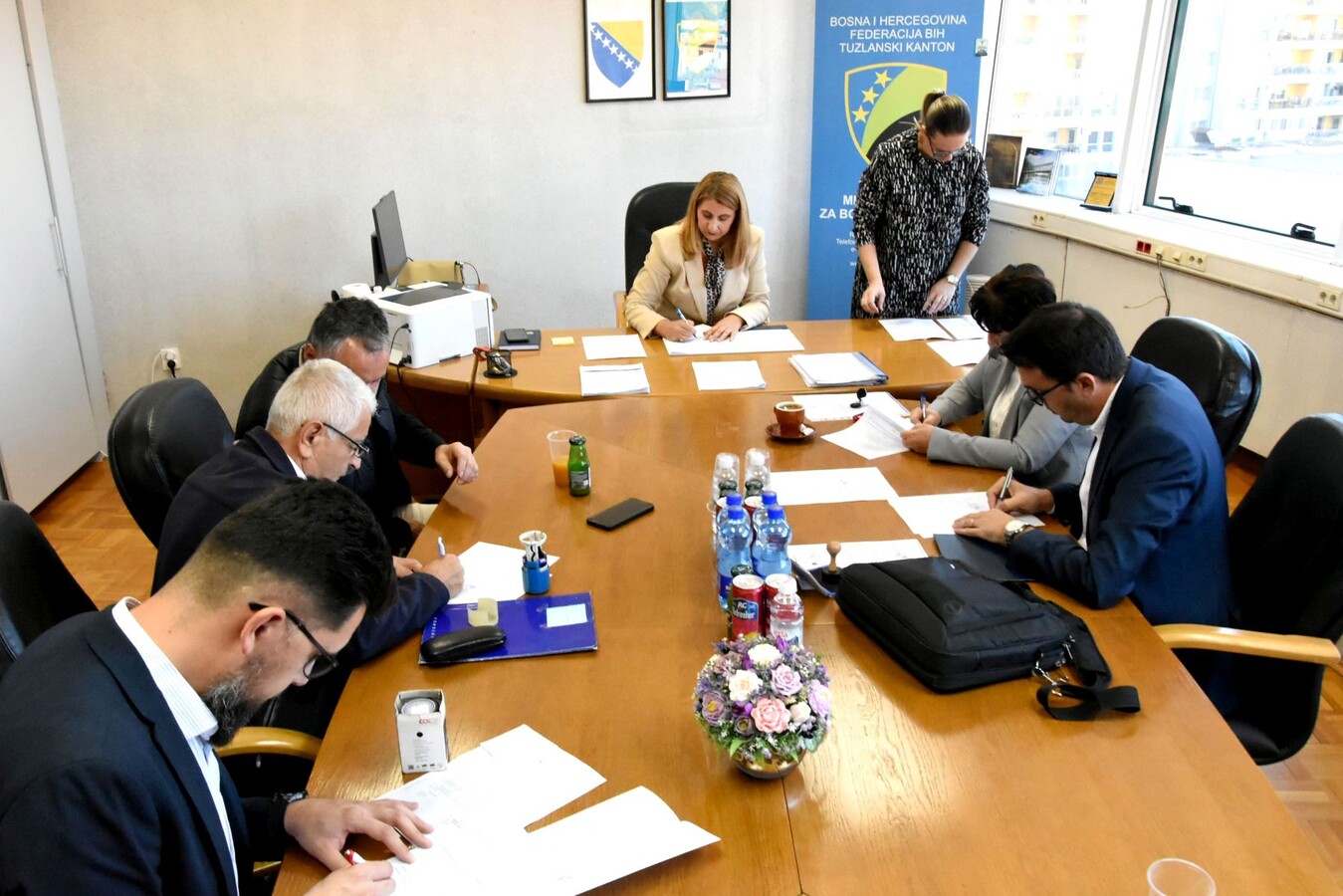 1762351399_690b59272466b