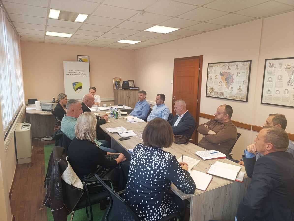 1762873413_6913504506e2e