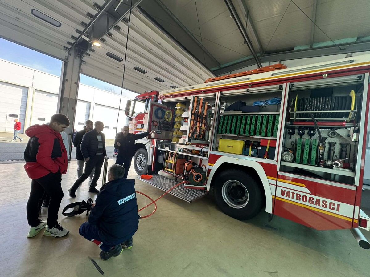 1763378561_691b058120eba