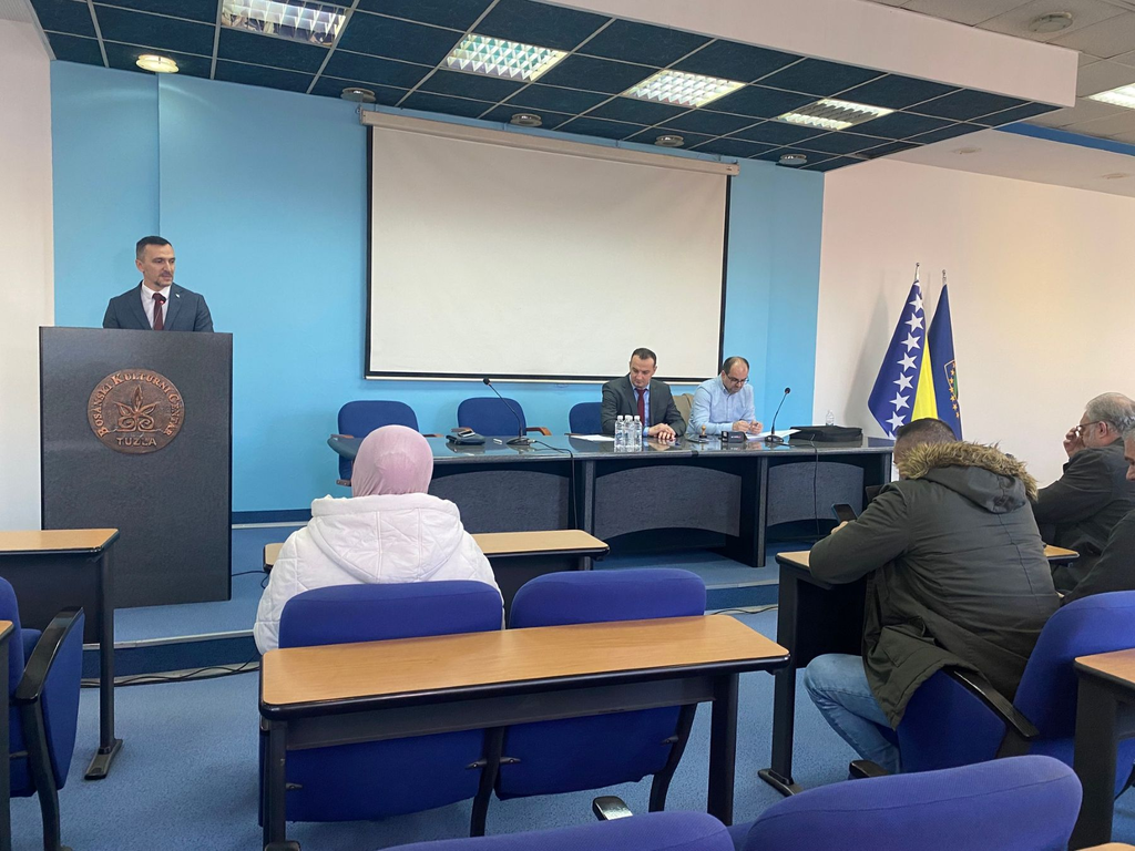 Dodijeljene 23 stipendije uspješnim učenicima i studentima povratnicima