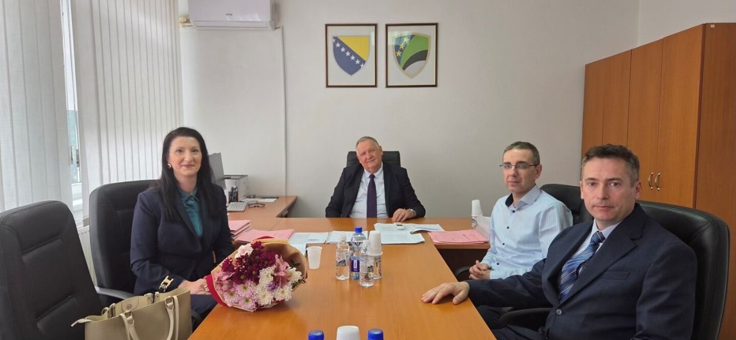 1776348018_69e0eb72615cc