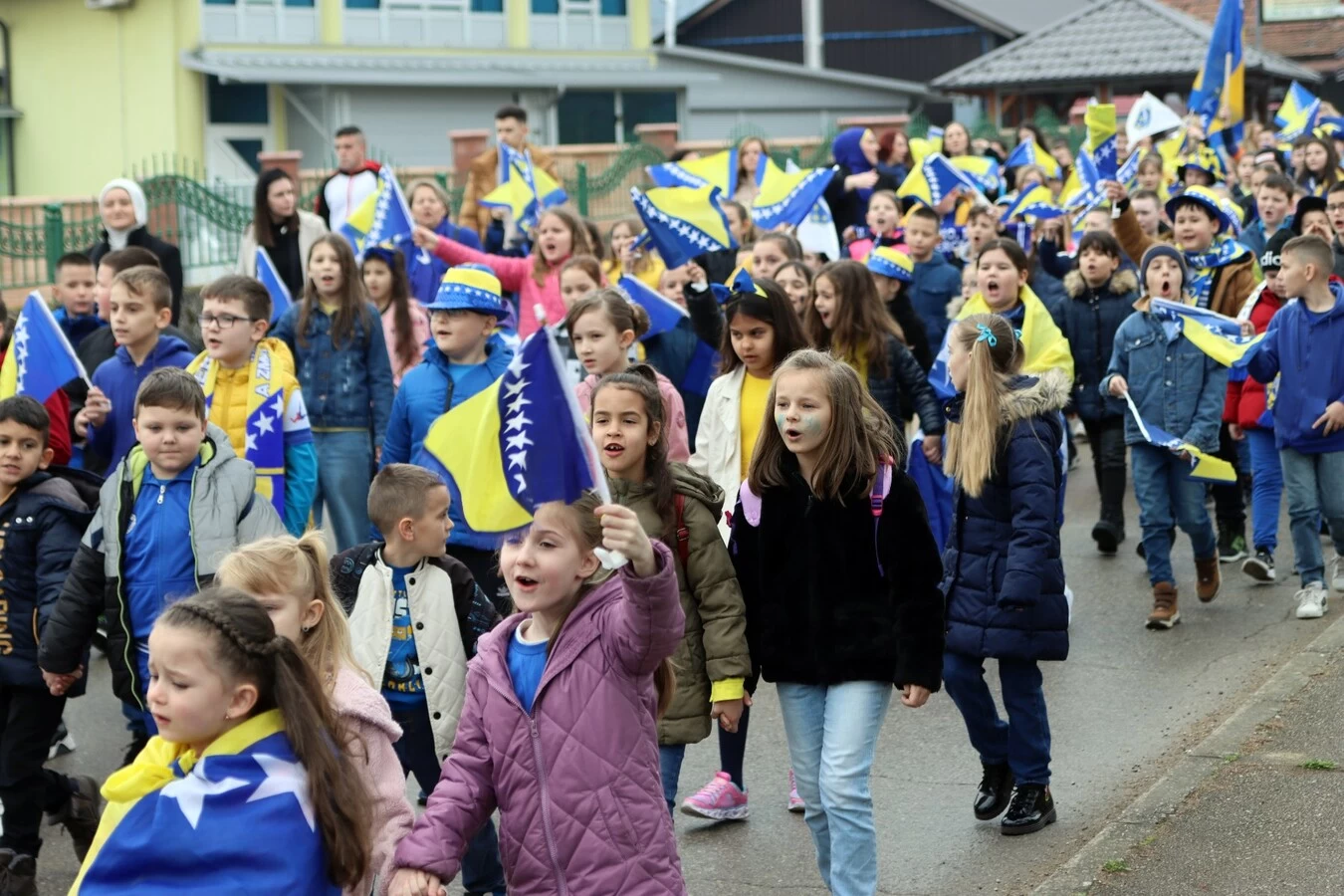 Mališani iz Čelića domovini čestitali Dan nezavisnosti