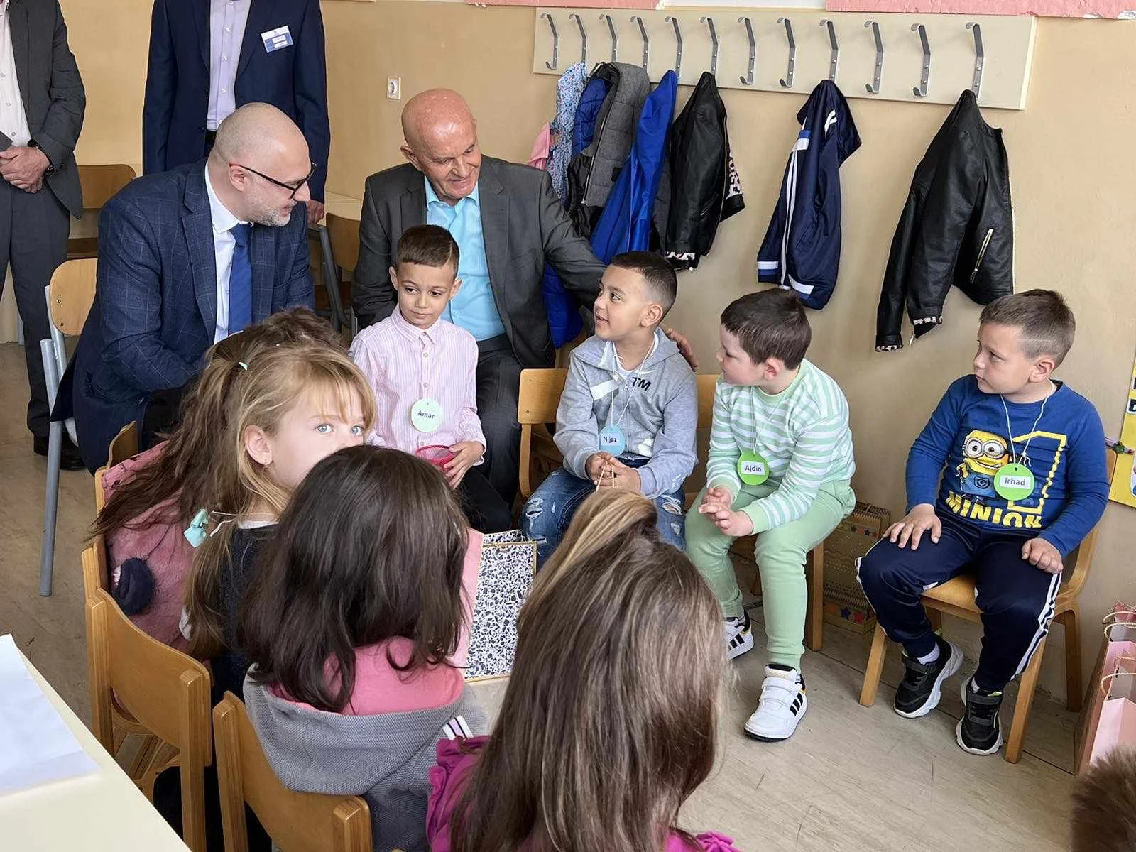 Ministar Omerović i načelnik Džafić posjetili mališane u Memićima! Započeo Obavezni program predškolskog odgoja i obrazovanja