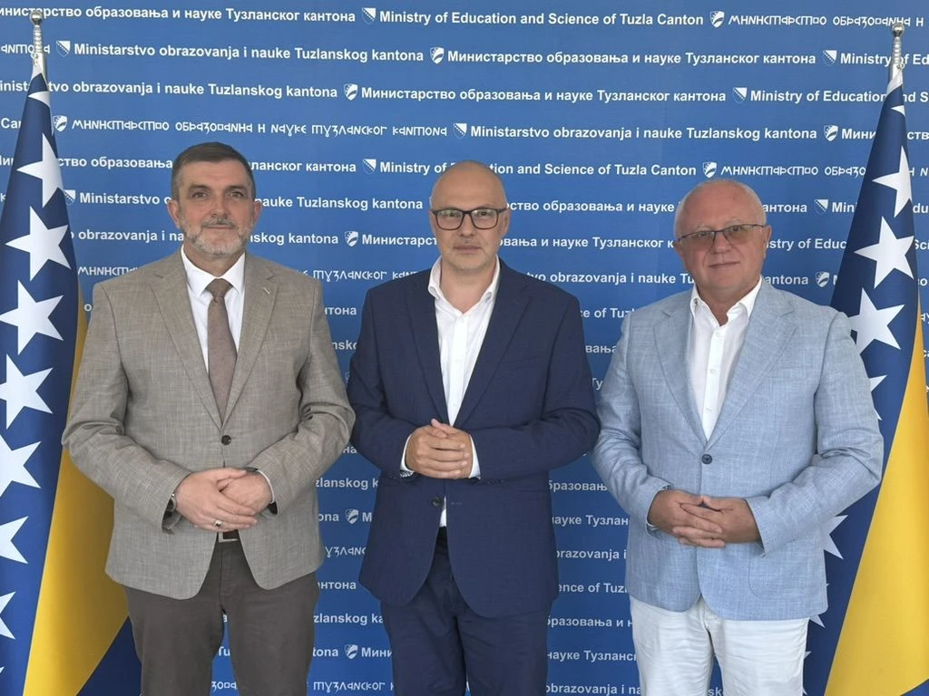 Ministar Omerović sa predstavnicima bošnjačkih vijeća iz Sandžaka i Crne Gore o saradnji u obrazovanju