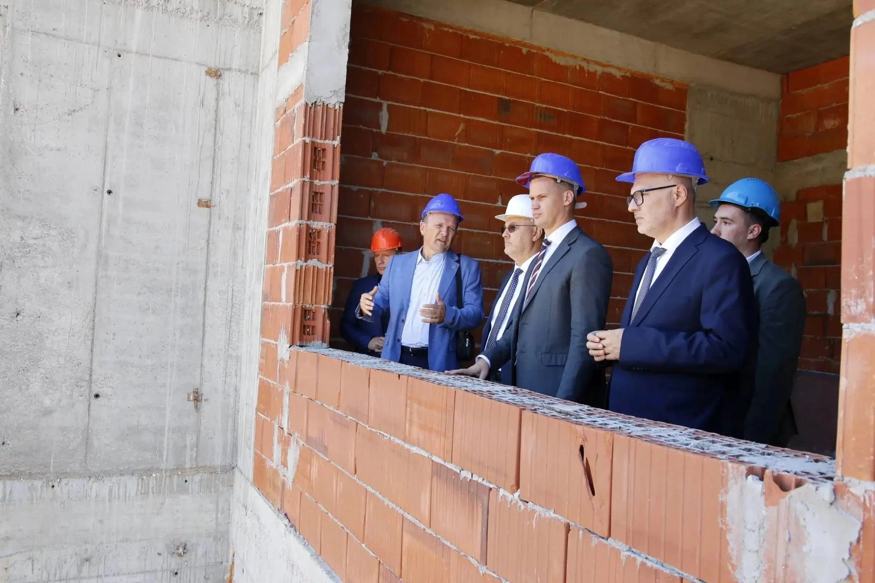 Vlada Tuzlanskog kantona u posjeti Kampusu Univerziteta u Tuzli: Radovi napreduju zadovoljavajućom dinamikom